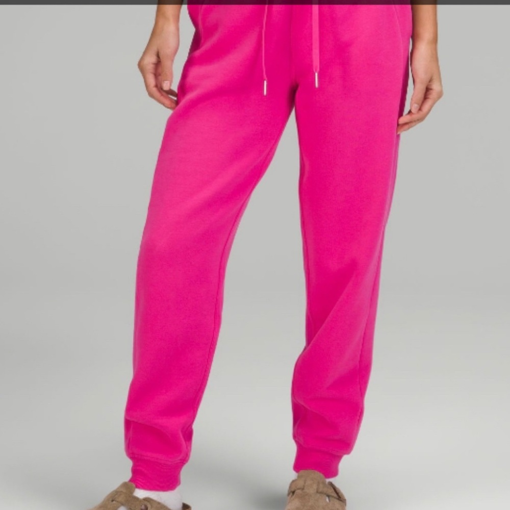 LULULEMON: scuba joggers